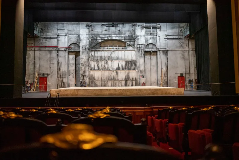 Escenarios sin muros: el teatro que sacude España desde los márgenes